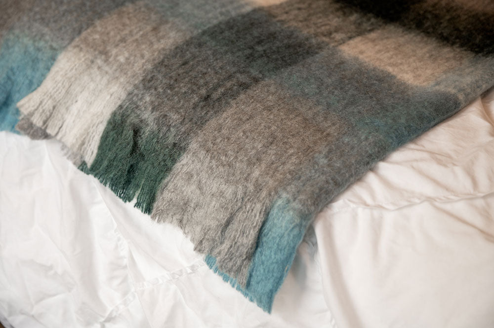 Aurora Chrysley Handmade Plaid Mohair Throw Blanket – popularlifehome